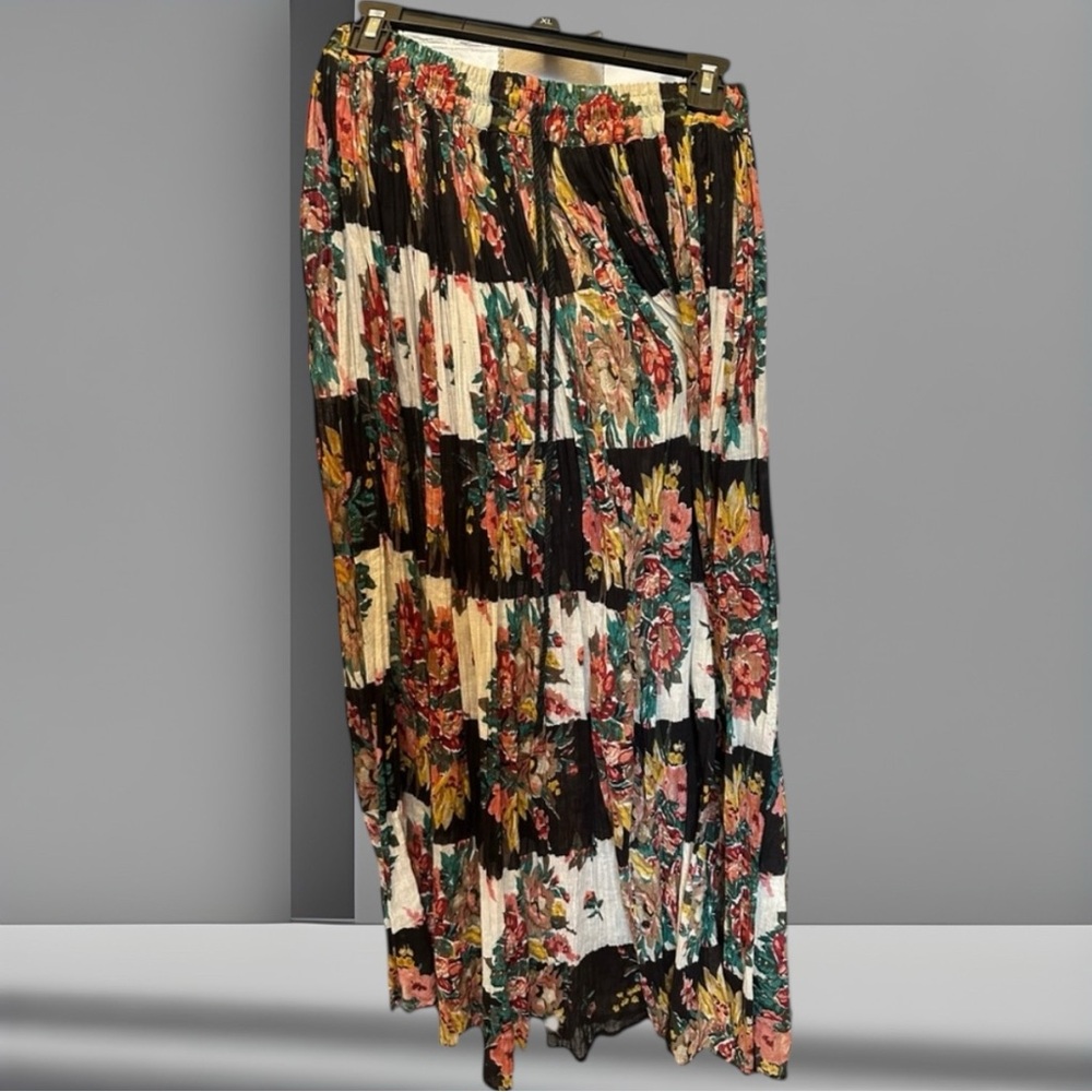 Vintage Long Crinkle Floral Skirt _black/white with floral_ EUC - Picture 2 of 7